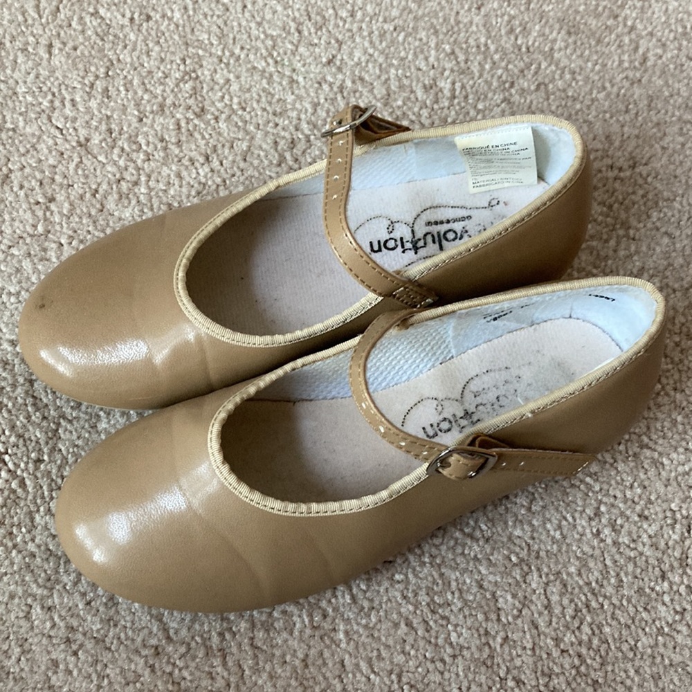Revolution tap dance shoes tan color size 2.5AD